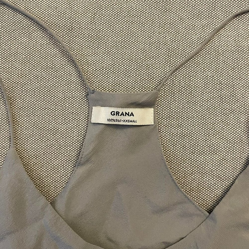 Grey 100% Silk Grana Tank Top - Picture 2 of 3